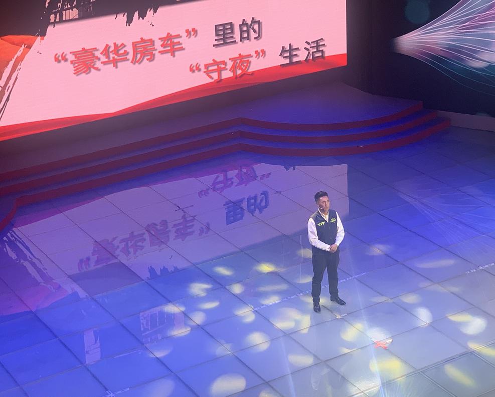 空无一人的台下，57万人流泪聆听~“逆行与坚守，甘孜战疫故事”温暖“云”讲述