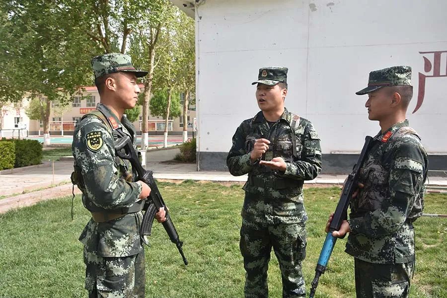 班长和战士发生矛盾怎么办,班长吵架战士受罚