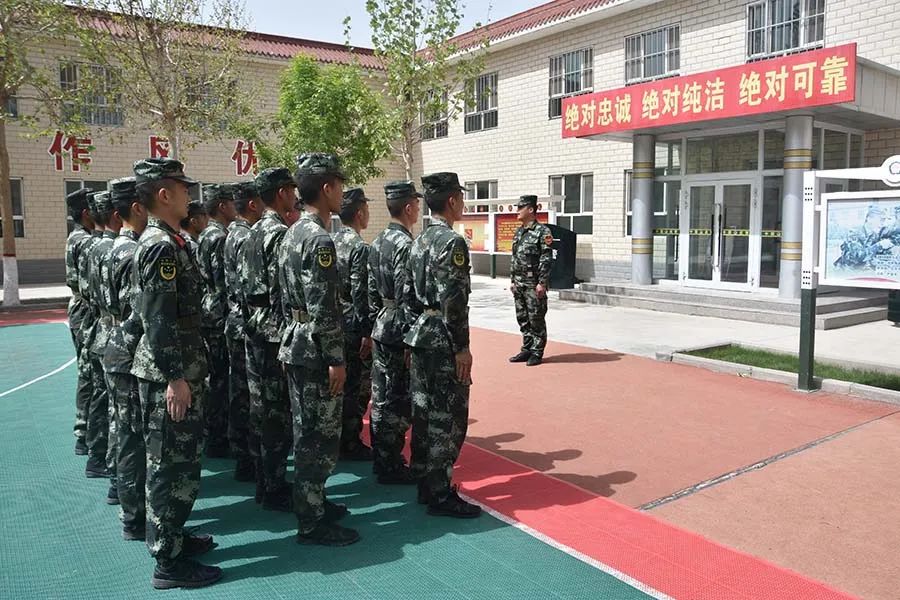 班长和战士发生矛盾怎么办,班长吵架战士受罚