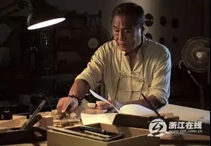 浜戝拰闈為仐,涓変唬鎵嬭壓浜虹殑鍧氭寔