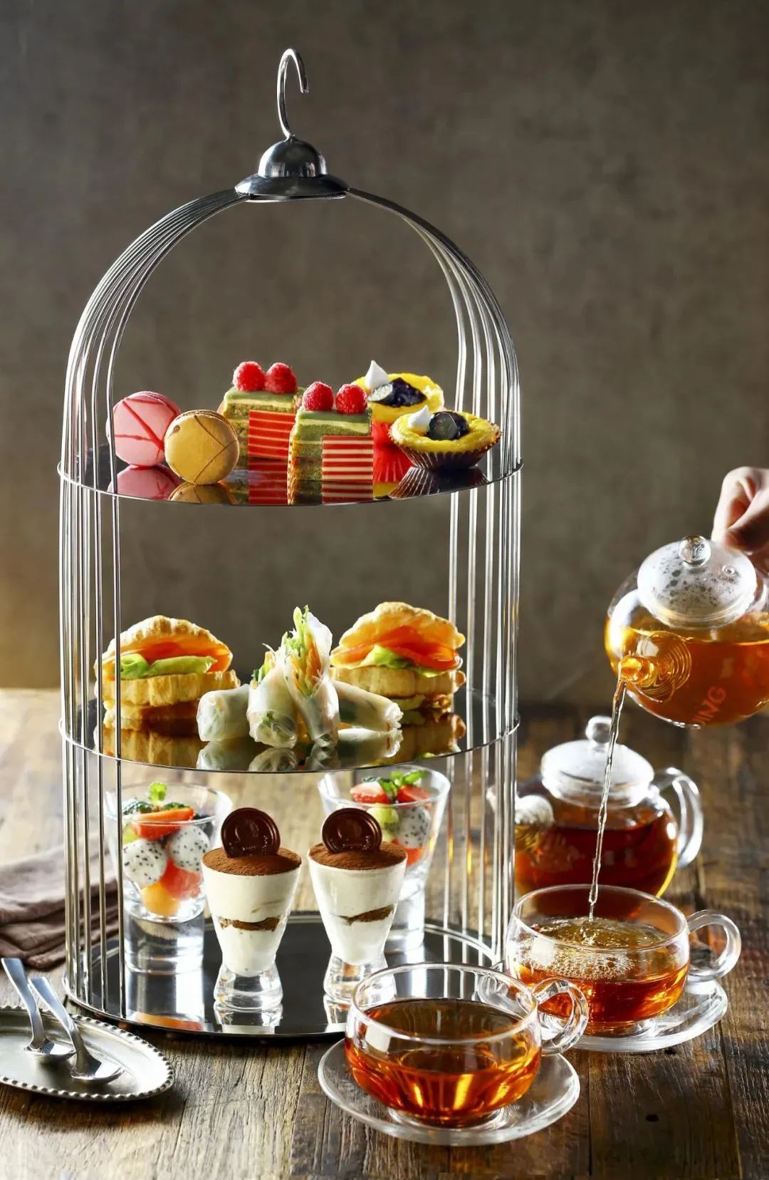 不热不堵人不多,城中开房度假难道不够爽吗?丨寻味