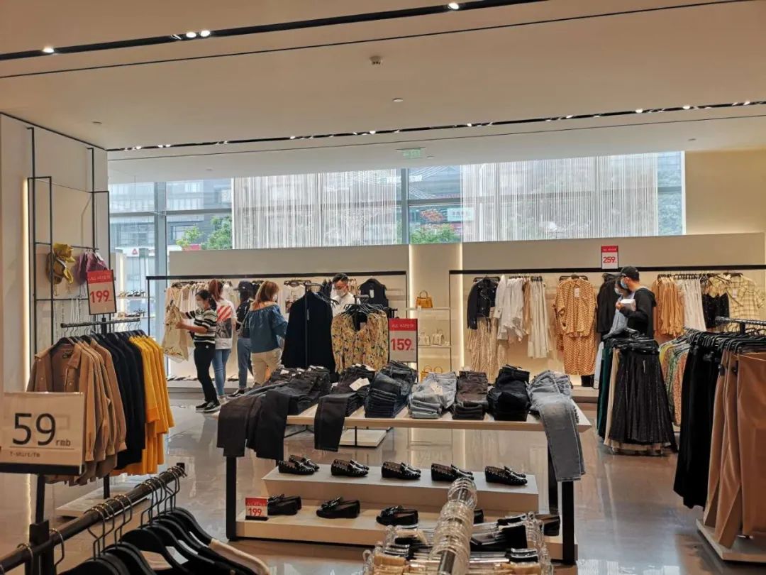 北京多家商场促销五折起，这些五一“羊毛”你薅到了吗