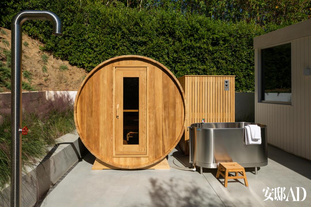 硬汉杰森斯坦森男扮女装,硬汉系列杰森斯坦森保卫家园