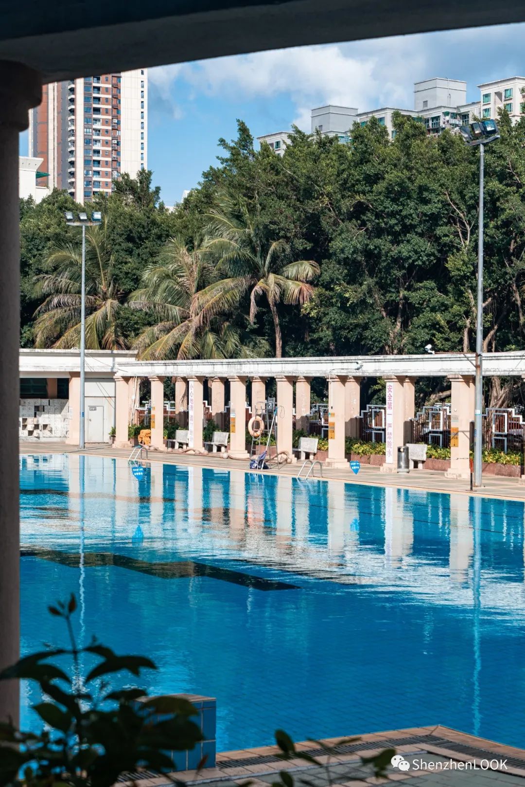 look这是什么牌子的包包,严浩翔说look这是tnt什么舞台