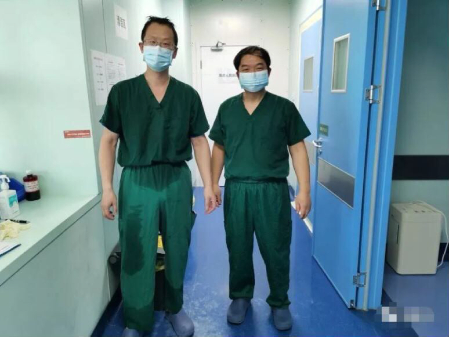 致敬医生大爱无疆,感谢护士致敬医生