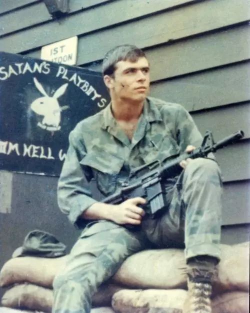 靠越战声名鹊起的色情杂志：花花公子杂志为什么对美军如此重要？