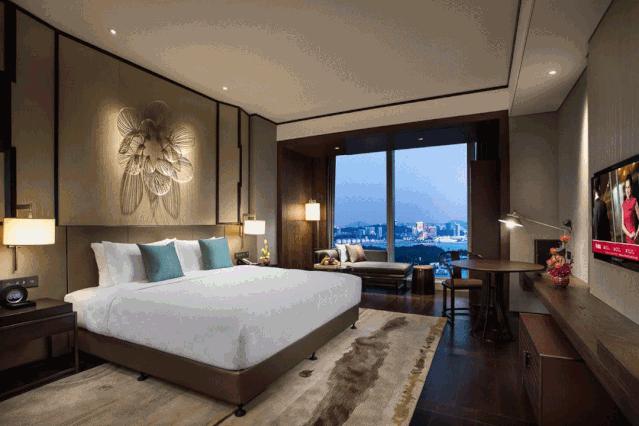 生鲜预告！A萌君为你运送了“一动车”的福利，低至1元住酒店~