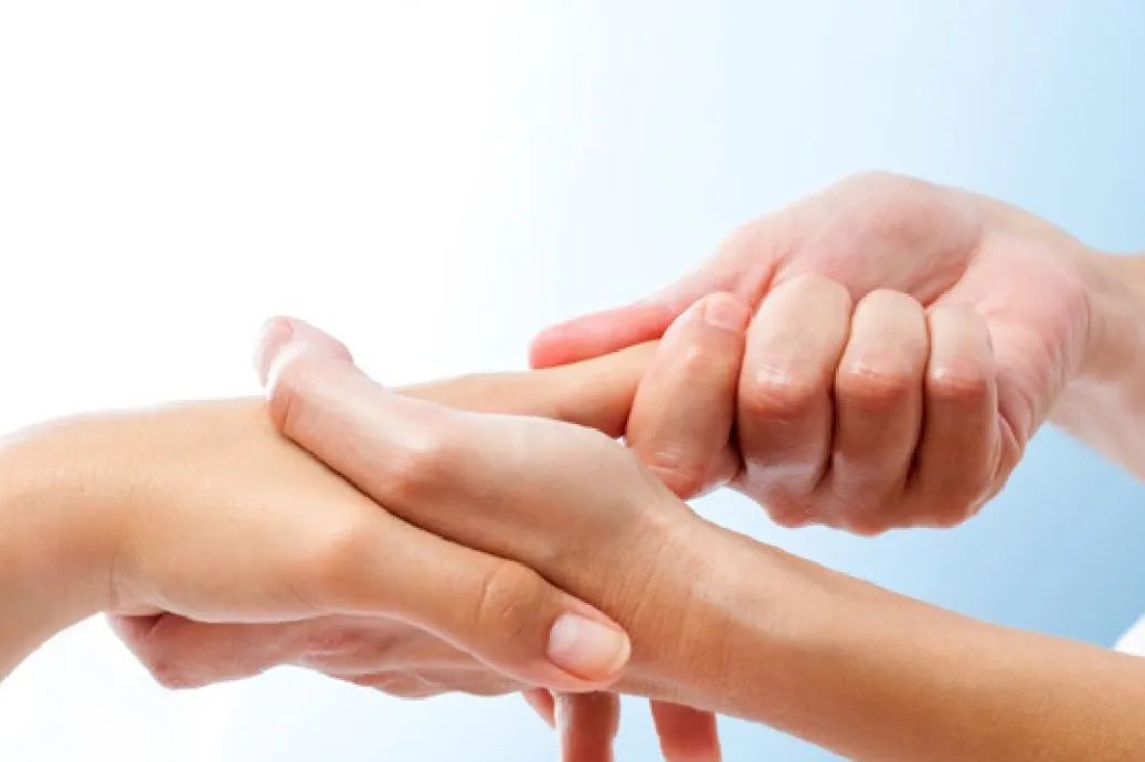 手关节疼是骨病吗,手关节疼是关节炎吗