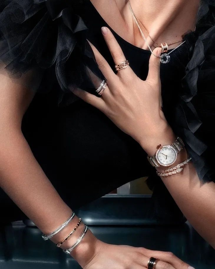 lisarose小金表,lisa同款腕表