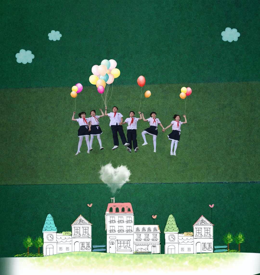 走进小学创意儿童画,童年儿童在学校玩耍的场景画简单