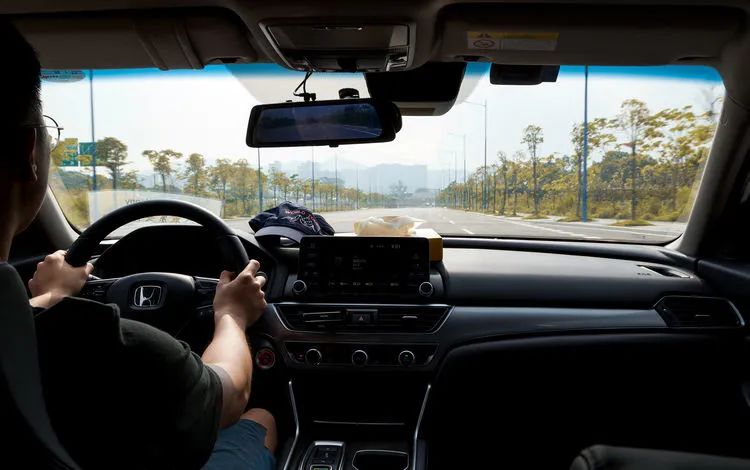 灵魂拷问：补贴6万，他真会把雅阁换成凯美瑞吗？