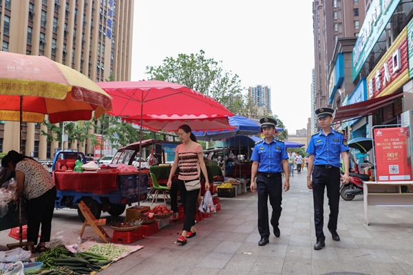 适放细管，德阳城管留住市井“烟火气”