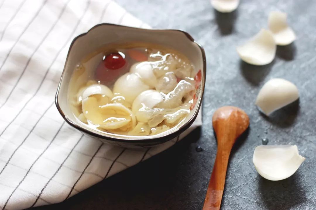 喉咙干痒咳嗽吃梨有效果吗,咳嗽有痰喉咙痒最快的方法润肺