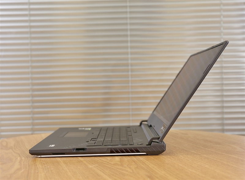 rog枪神4plus对比魔霸新锐,rog笔记本枪神4plus开箱