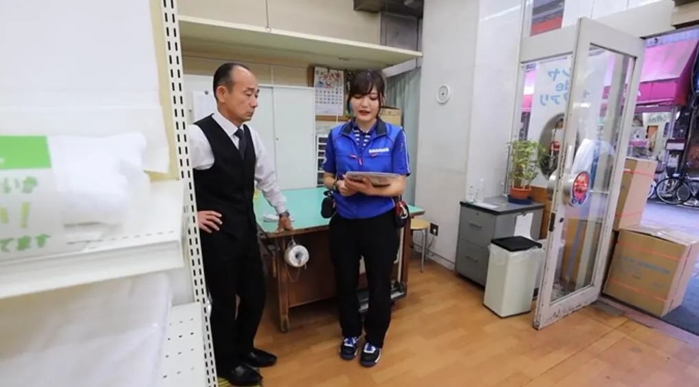 日本女快递员的一天过的有多潇洒,日本快递员的一天视频