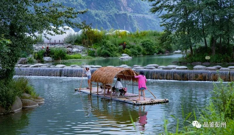 这是一幅堪比74个标准足球场大小的水墨画？彭友：来，做“画中人”