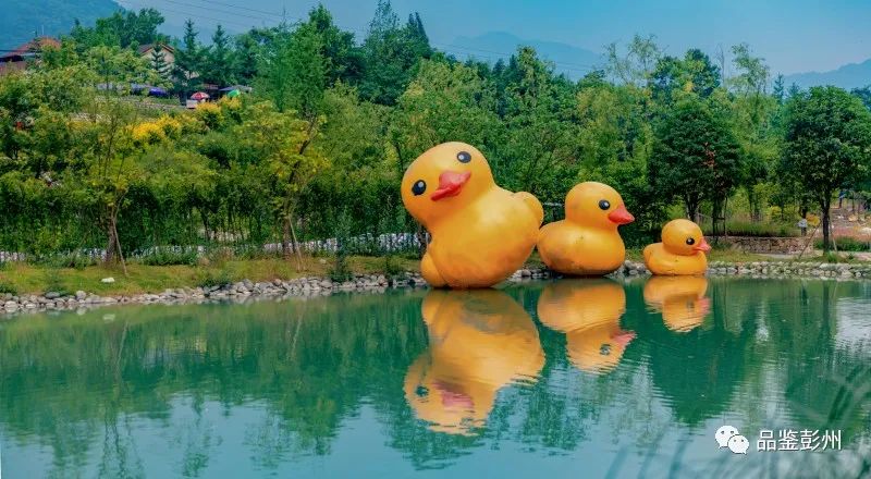 这是一幅堪比74个标准足球场大小的水墨画？彭友：来，做“画中人”