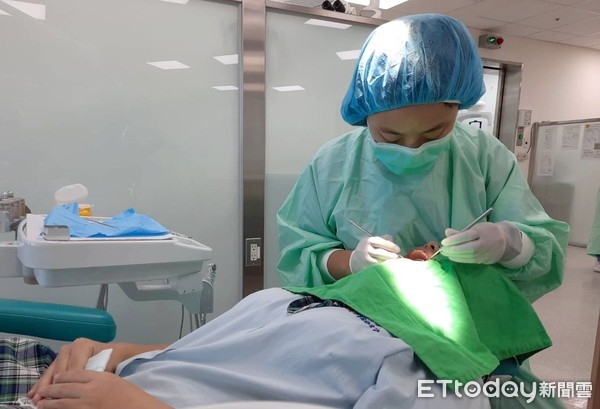 别以为抽过神经就没事？　１名女子牙齿根管细菌滋生而长牙包