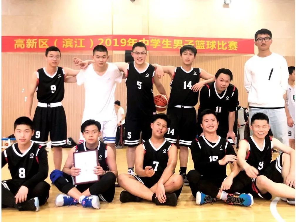 滨江学校体育节,深圳学校每天开设一节体育课