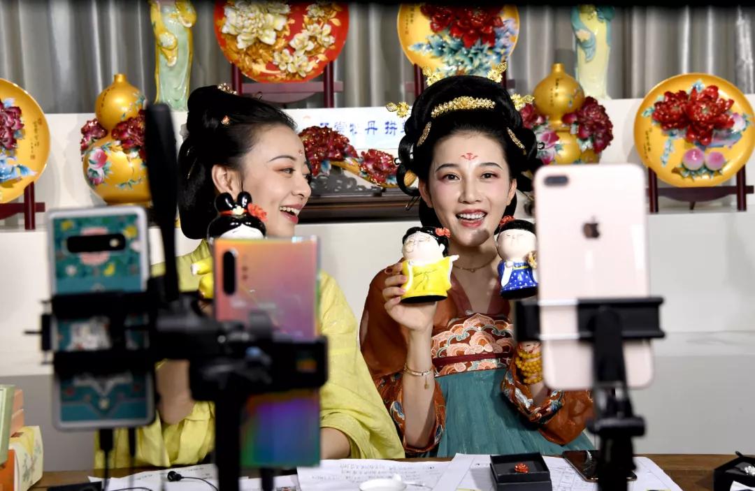 多地抢主播，给钱给待遇！还能成“国家级领军人才”，心动吗？