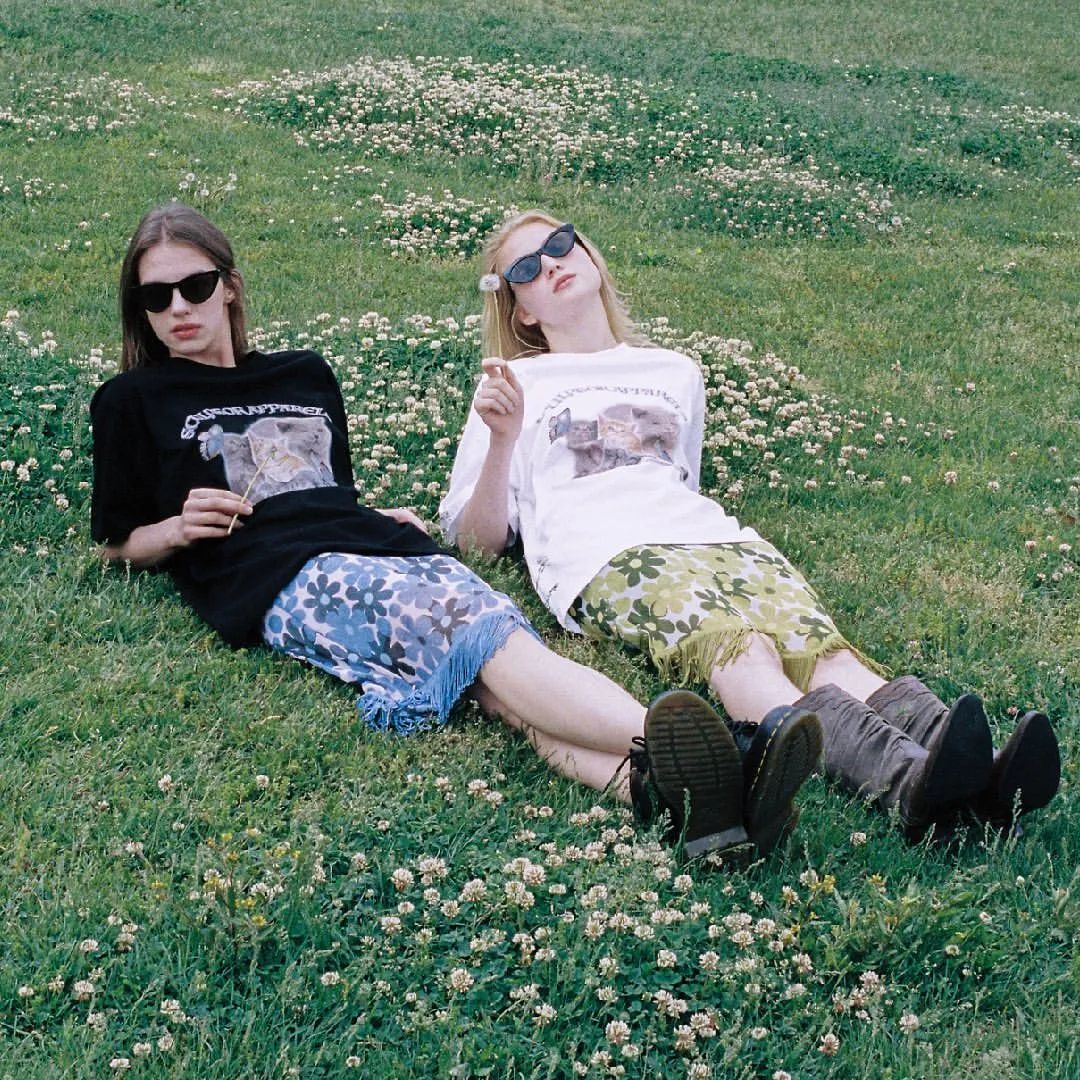 blackpink泫雅摆尾,blackpink全员观看泫雅舞台