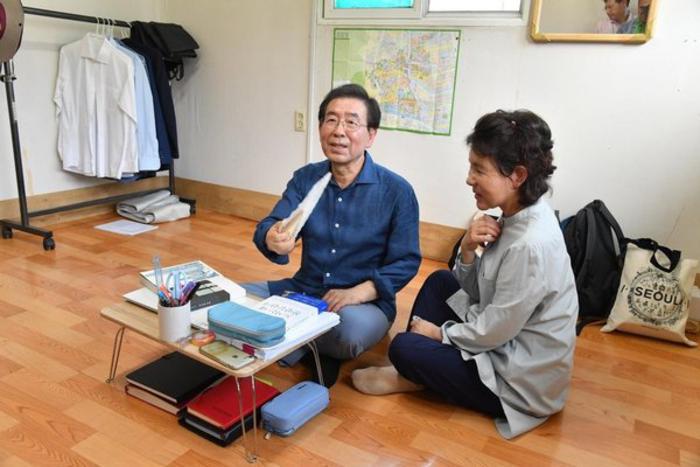 首尔市长上吊自杀：被前秘书指控性骚扰，发送只穿*裤内**的不雅照片