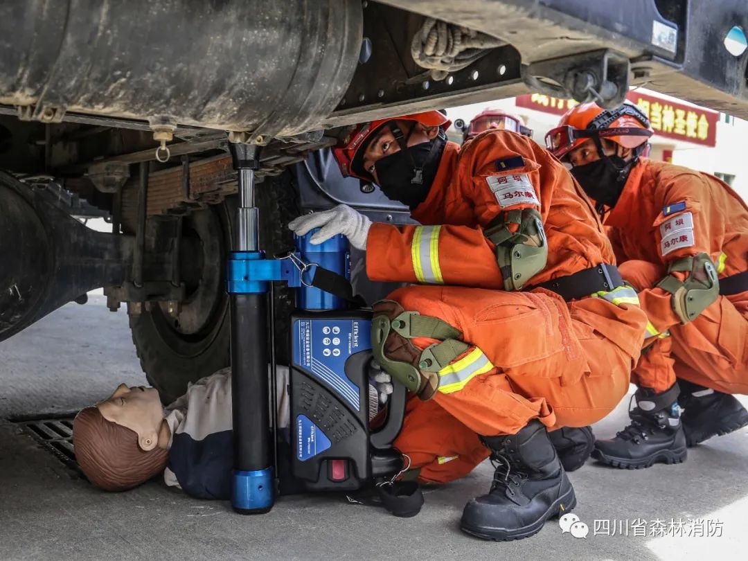 从难从严从实战出发,从难从严砺精兵
