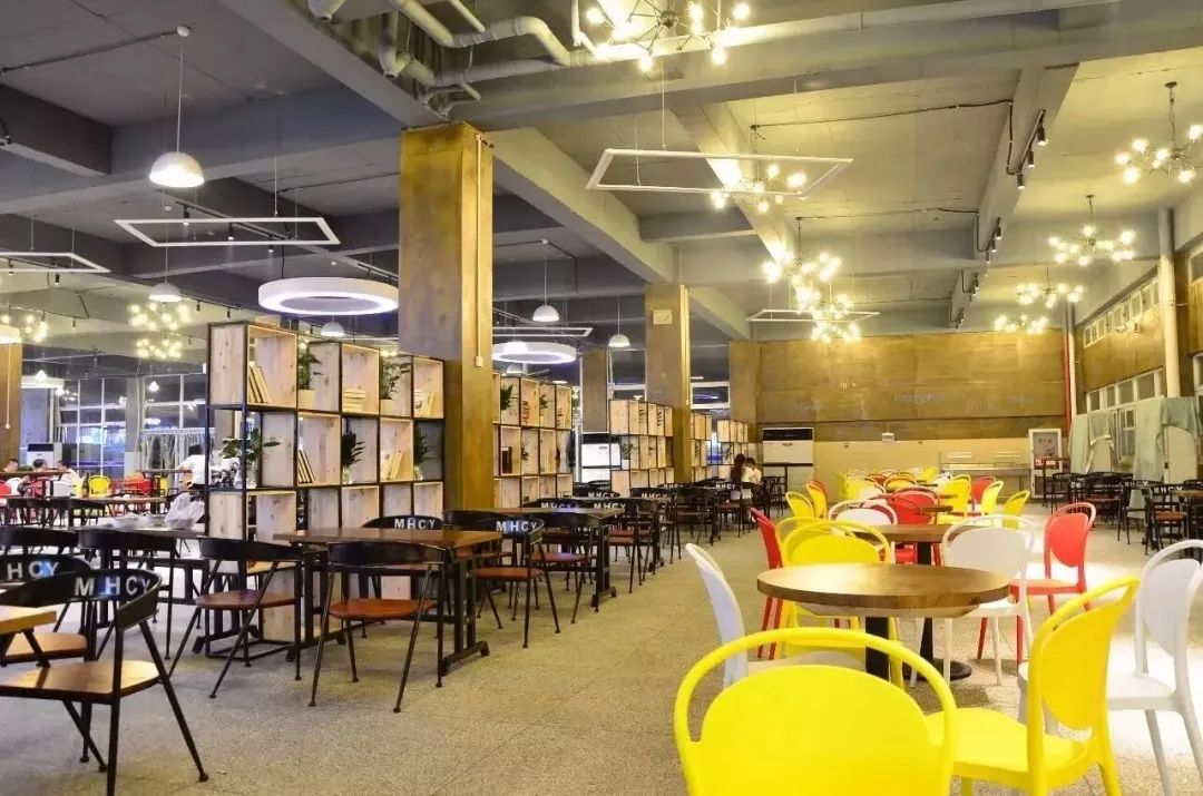 你好这里是成都翻译英文,你知道武汉商学院么