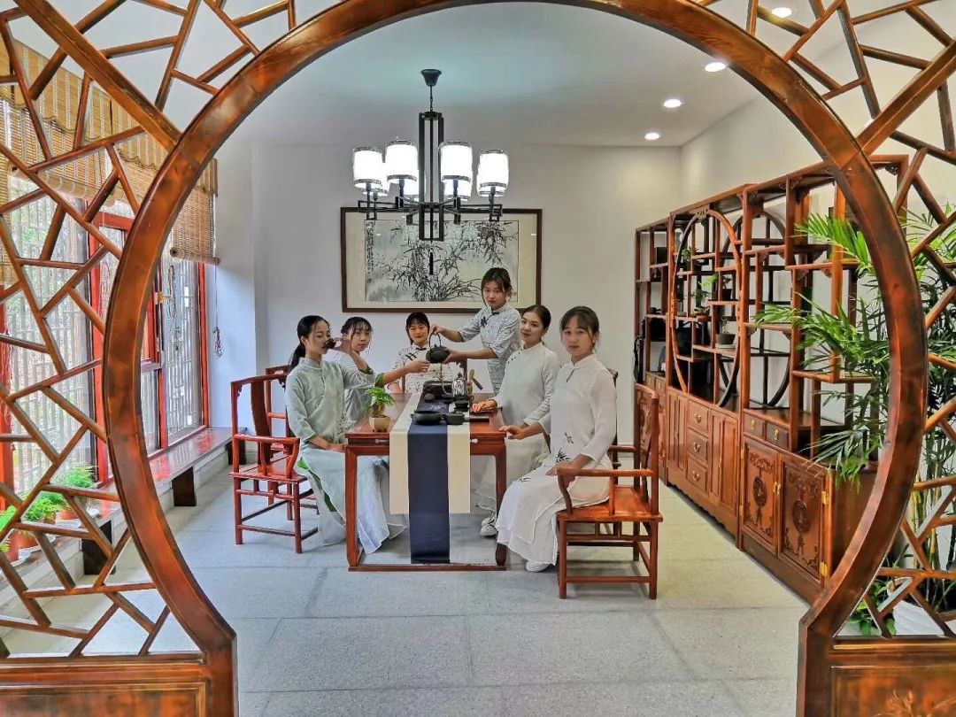 商学院：知行合一，商行天下