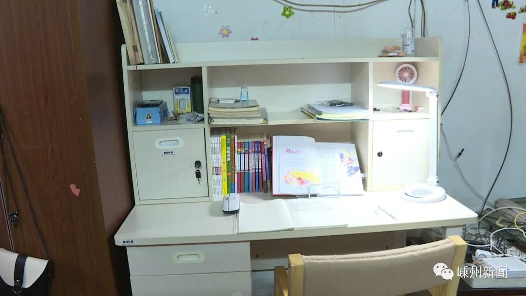 免费送桌子椅子,免费送电脑椅