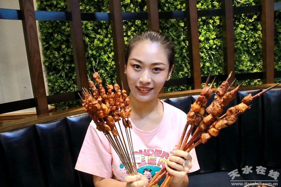 天水在线主播萌萌带你逛吃逛喝（第七集）｜伊香蘭餐厅