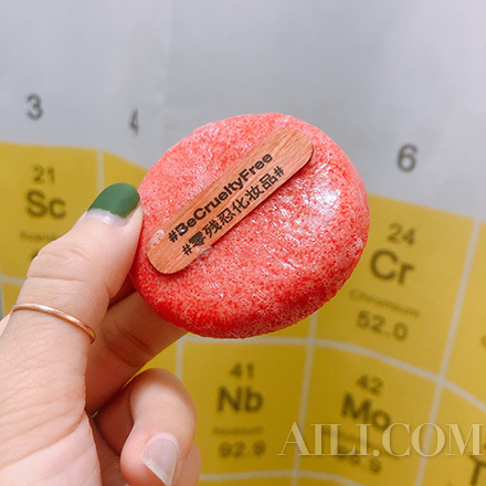 天气闷热头发潮了怎么办 (空气潮湿头发也会潮湿)