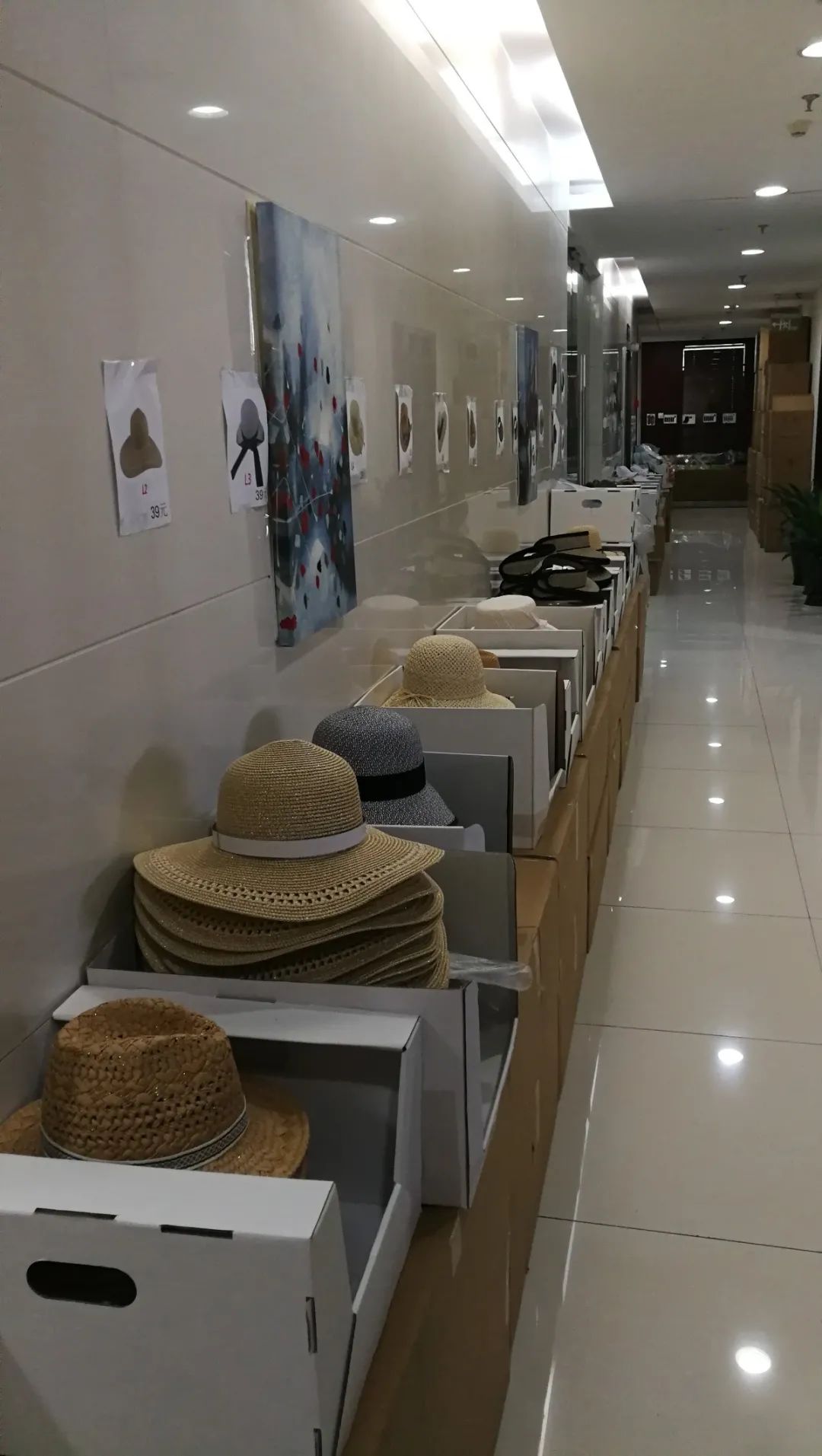 最热的天气来了，推荐你们几款新上架、品质很好的遮阳帽来自宁波外贸帽企受疫情影响他们仓库积压了上万顶成品帽