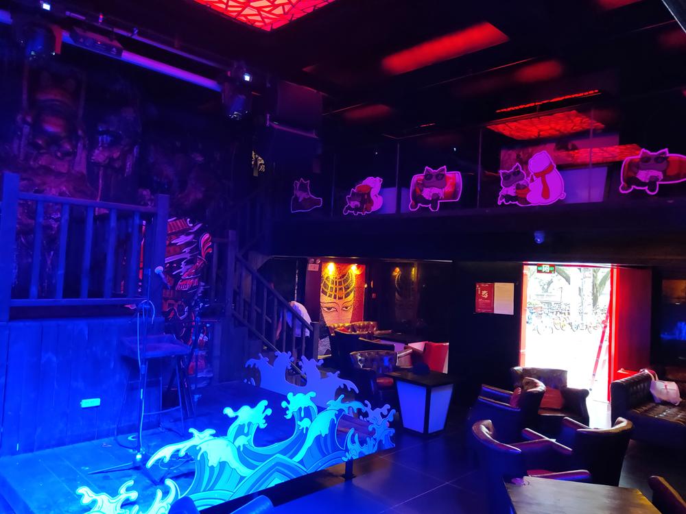 成都的夜，回归了！整个8月，大牌集体跨界酒吧推联名好酒好食，特惠来了→