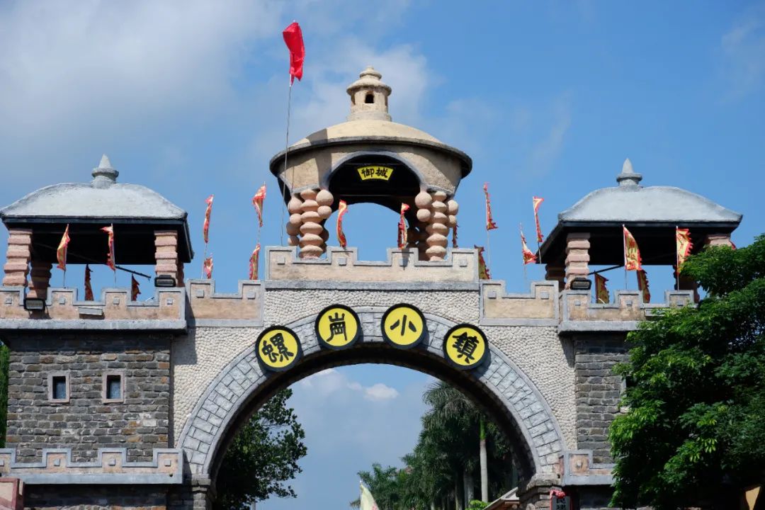 泡温泉爬山休闲的好去处,泡温泉沙雕