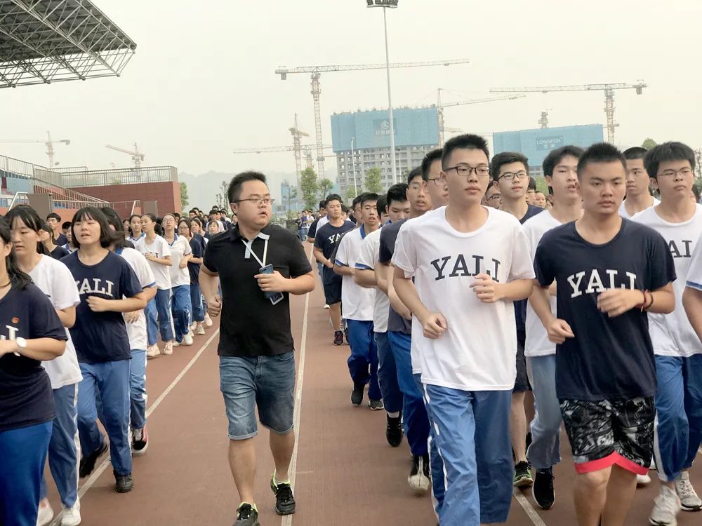 厉害！这所学校有魔力，老师是细节控，学生是自律狂！