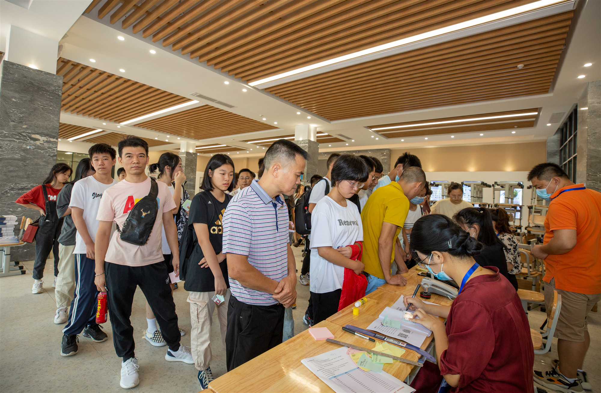 投资500亿的学校,投资2亿的学校