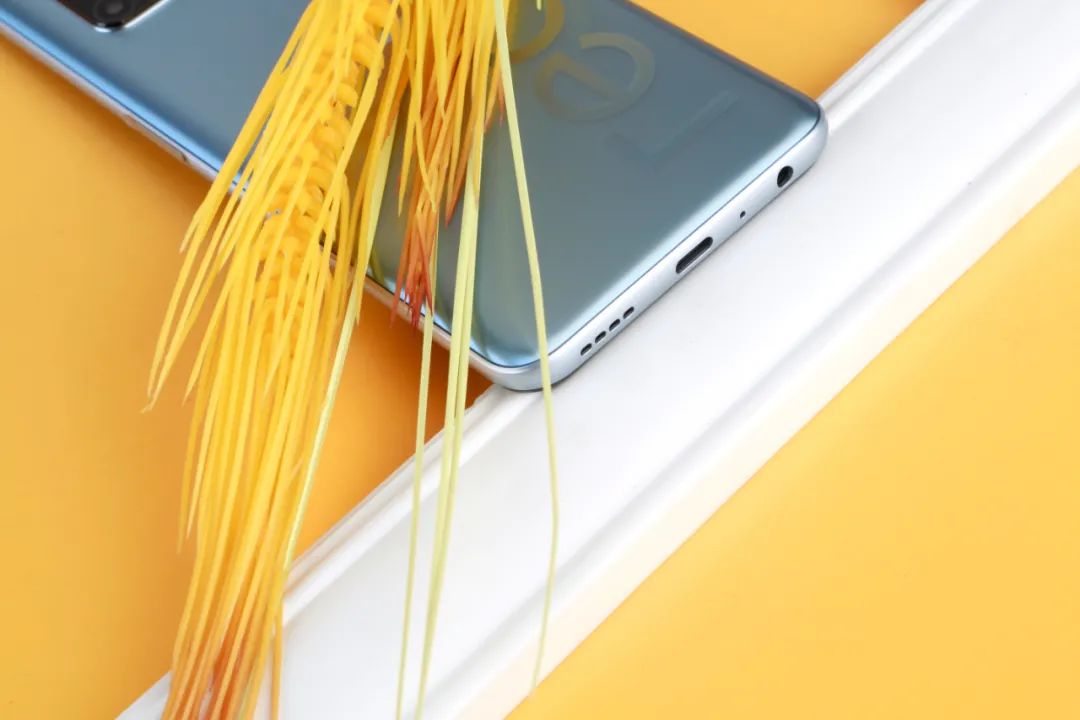 奥利给真正的秘密,realme真我v15散热