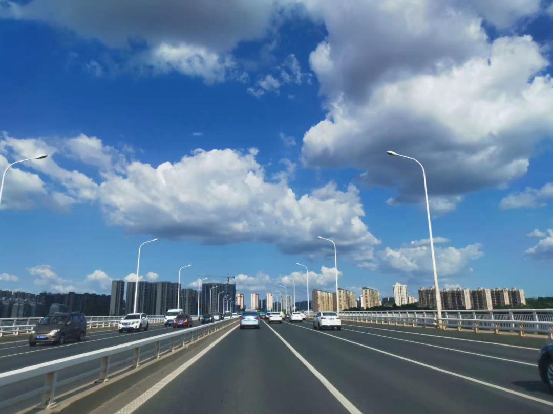 缇庡憜鑻辨枃,缇庡憜