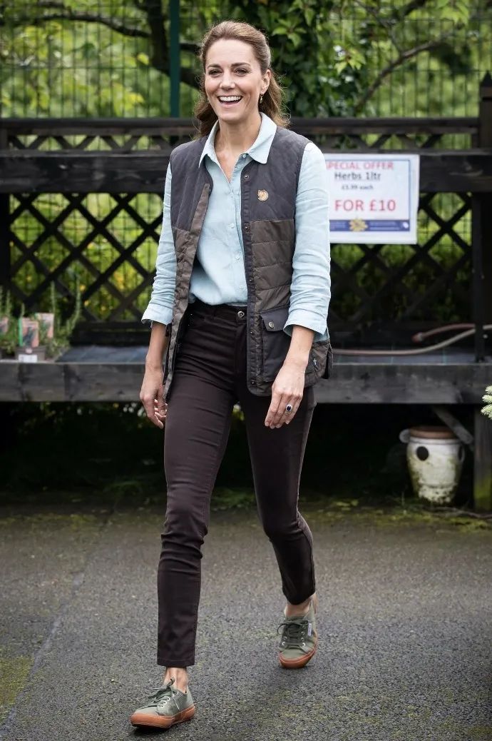 《姐姐》到四公，姐姐们已成专业运动鞋鉴赏团