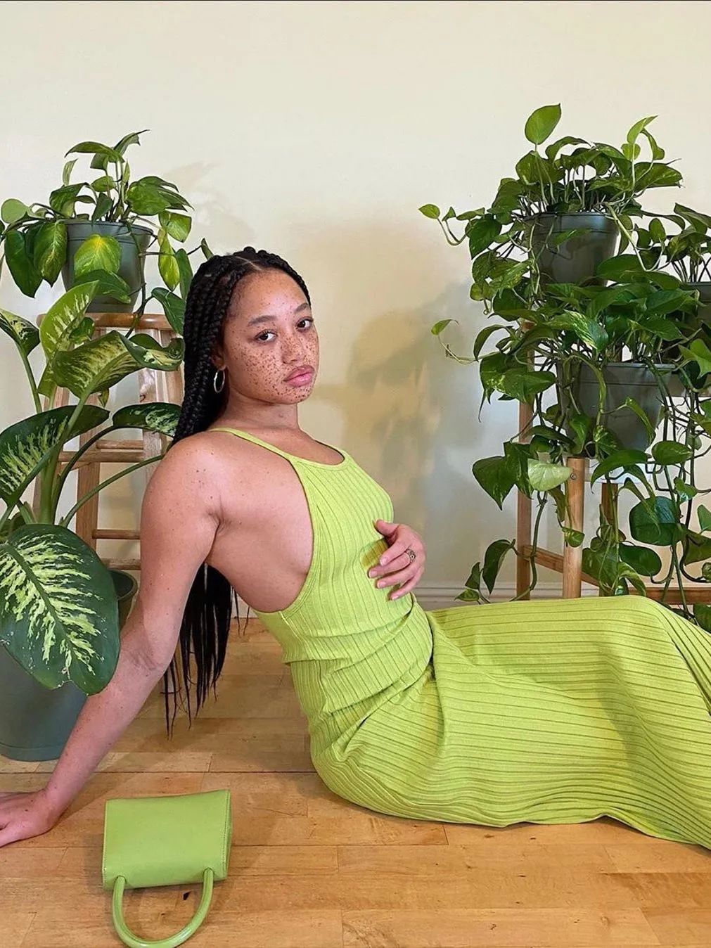 夏天可以穿针织吗,谁说夏季不能穿套装