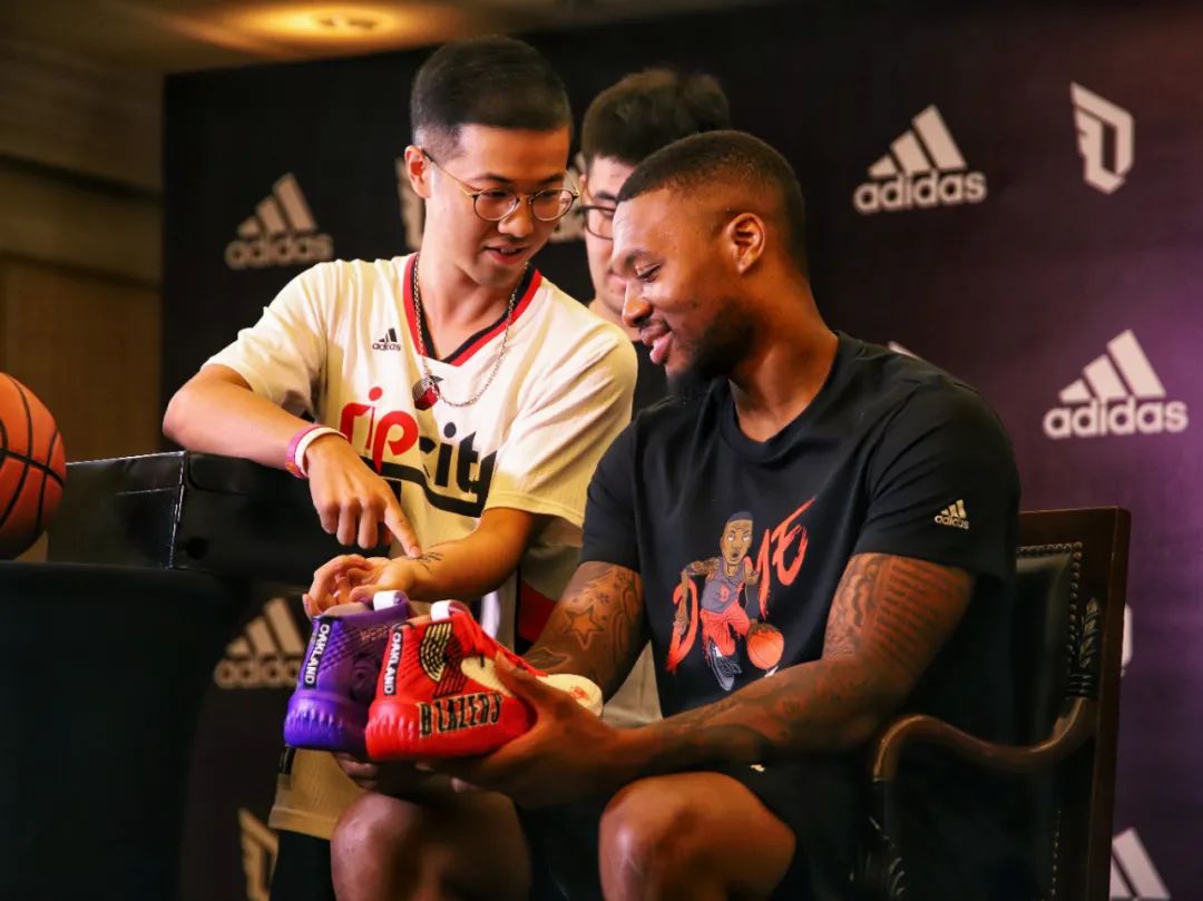 客制球鞋到底属于真还是假,什么是客制球鞋