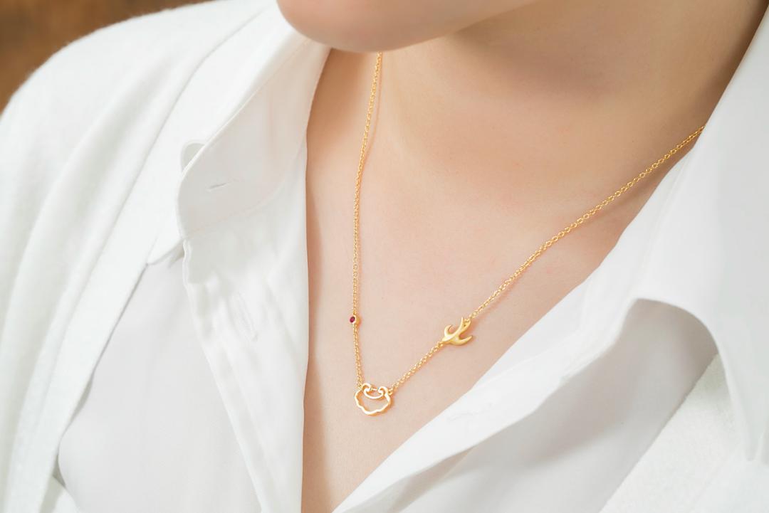 蒂芙尼和卡地亚手镯,卡地亚蒂芙尼首饰怎么样