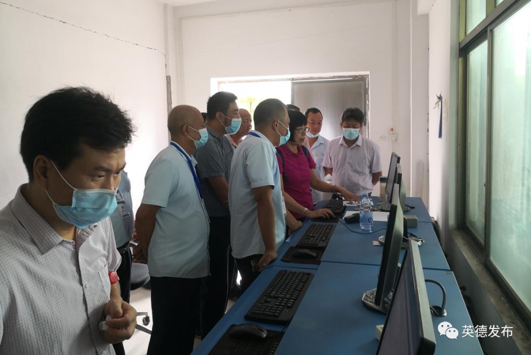 【要闻快讯】暖心！她考上重点中学无钱就读，他们果断慷慨解囊！（四则）