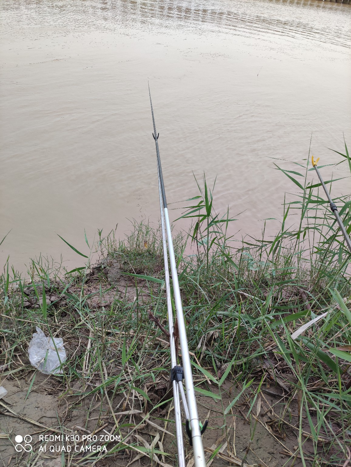 调钓如何快速掌握鱼钩的重量,钓鱼怎么可以增加鱼钩的粘钩性