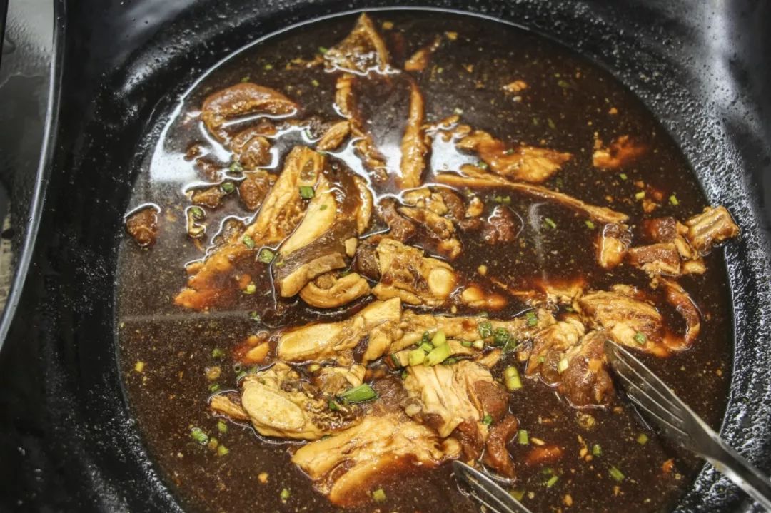 来哈尔滨必打卡的烤肉自助餐厅,哈尔滨最高档海鲜自助火锅