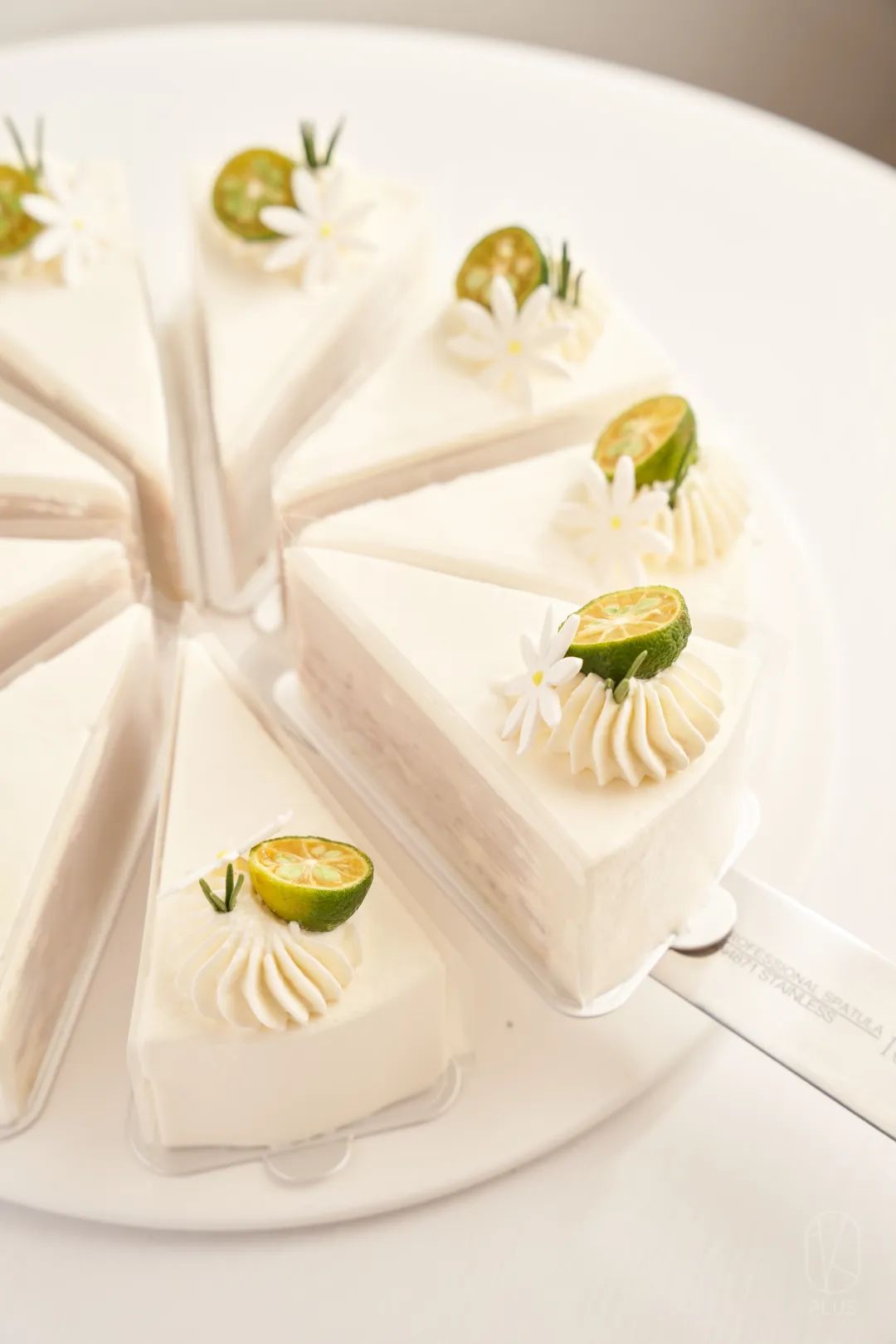 中山北路新开纯白“浪漫满屋”，好口味的千层甜品店，价格仅占某网红L家½…