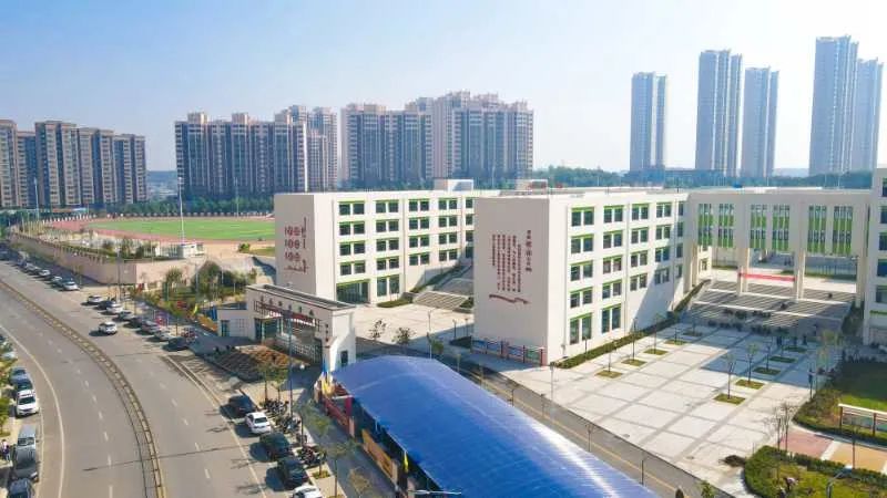 秋高气爽景致新！晋城这所新学校令人称奇