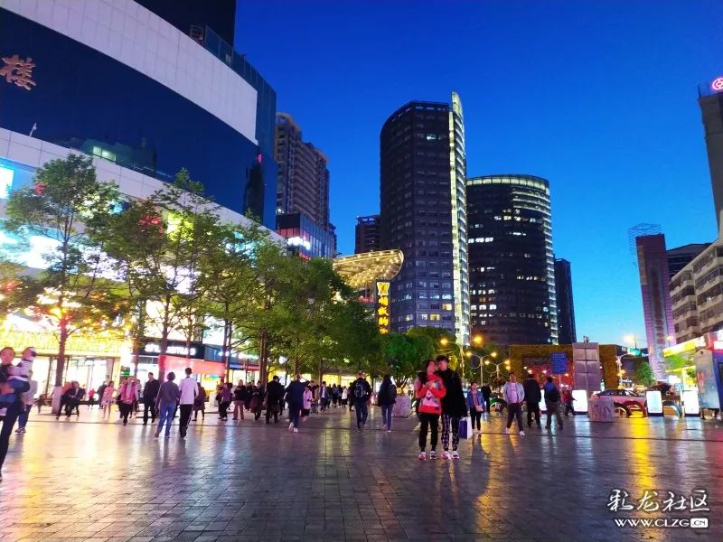 这波官方福利太给力！即日起昆明各大商圈优惠多多，吃喝玩乐都有！