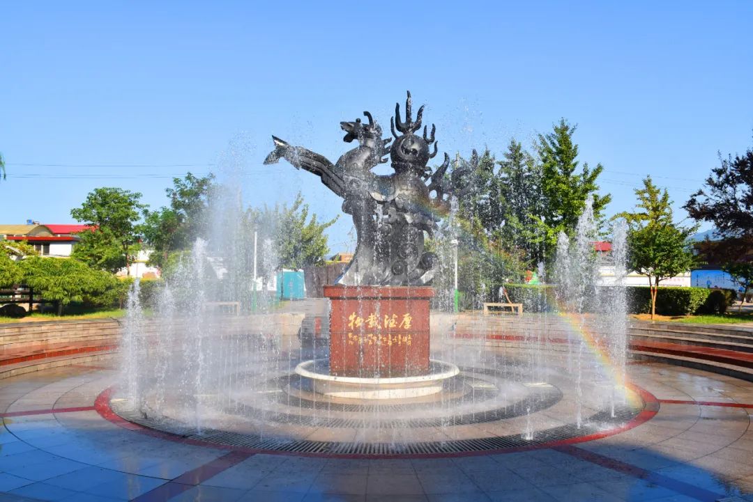 市委书记下乡视察乡办小学,市委书记到乡镇小学视察全集